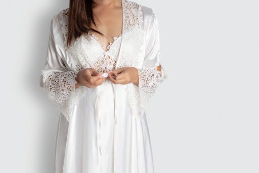 How To Look Sexy And Confident In A Chemise